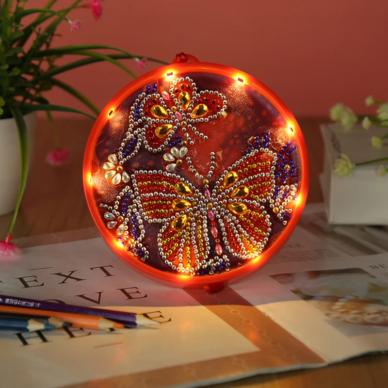 5D DIY Motýľ Špeciálny Tvar LED Diamond Maľovanie Prívesok Nočné Svetlo Lampy Cross Stitch Výšivky Vianočný Darček